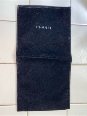 Chanel Black Soft Pouch Case 11x5,5” like new